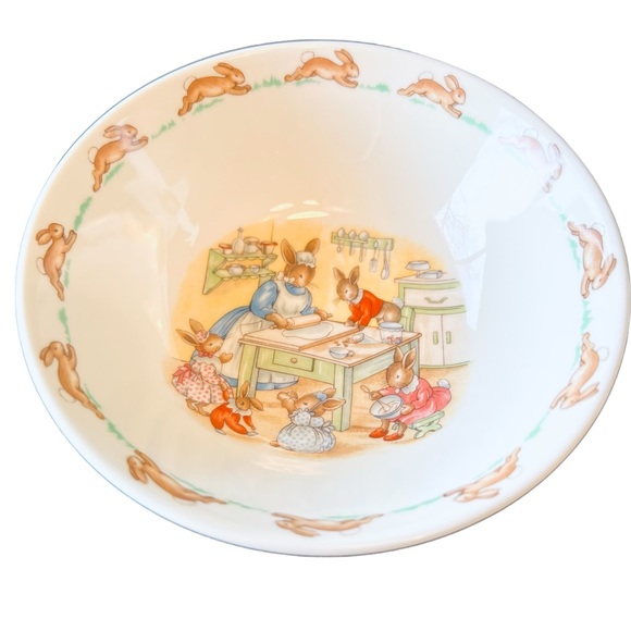 Vintage 1936 Royal Doulton “Bunnykins” English Fine Bone China Tableware Set - Picture 3 of 8